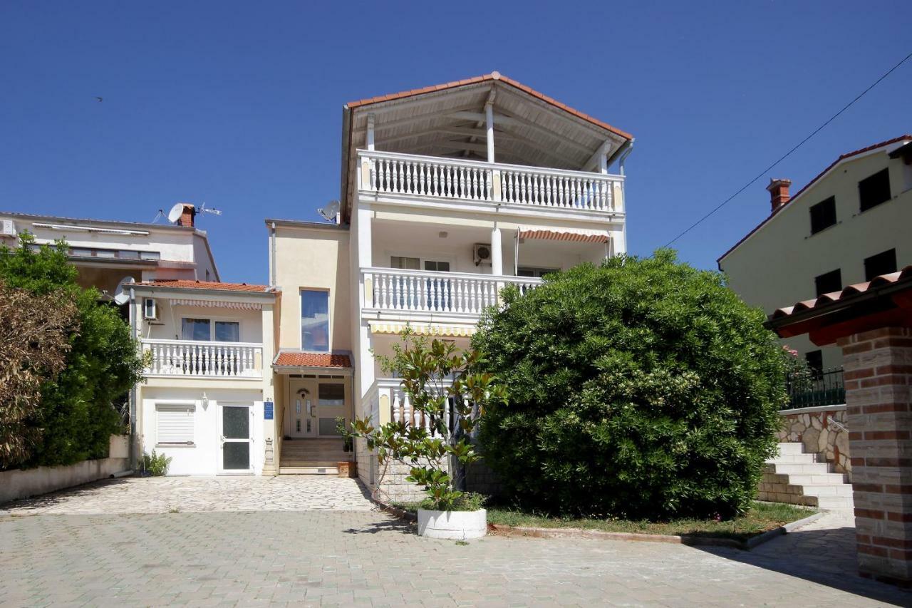 Apartments Domic Banjole Exterior photo